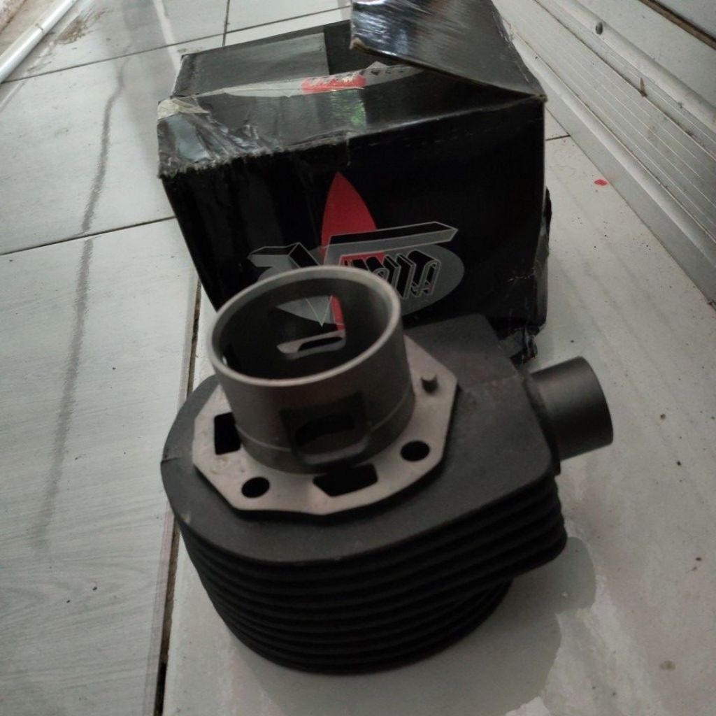BLOK SILINDER 3 LOBANG TANPA PISTON MERK VITALIA UNTUK VESPA CLASSIC