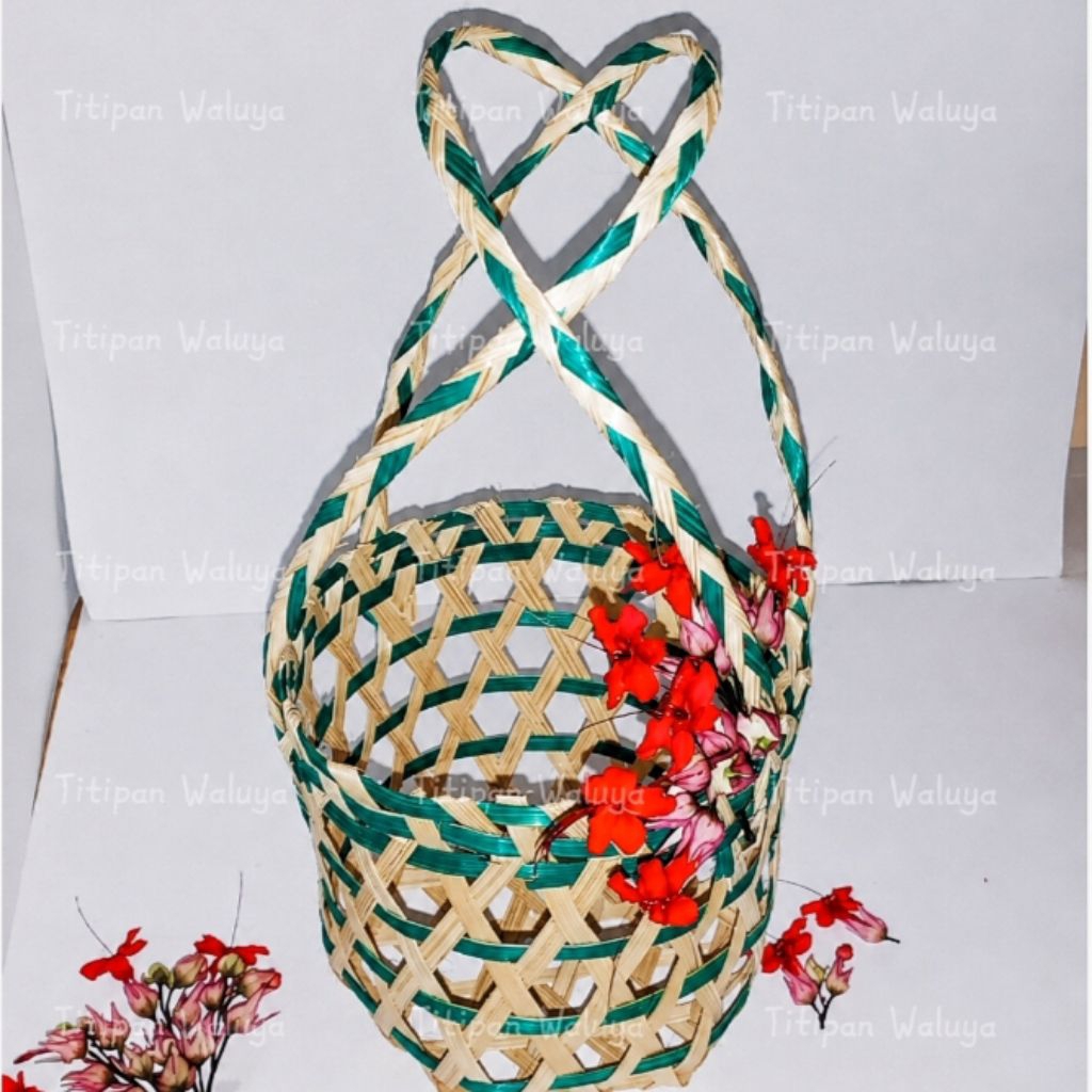 Tas anyaman bambu / Tas hampers bulat kepang warna hijau souvenir / tas bingkisan