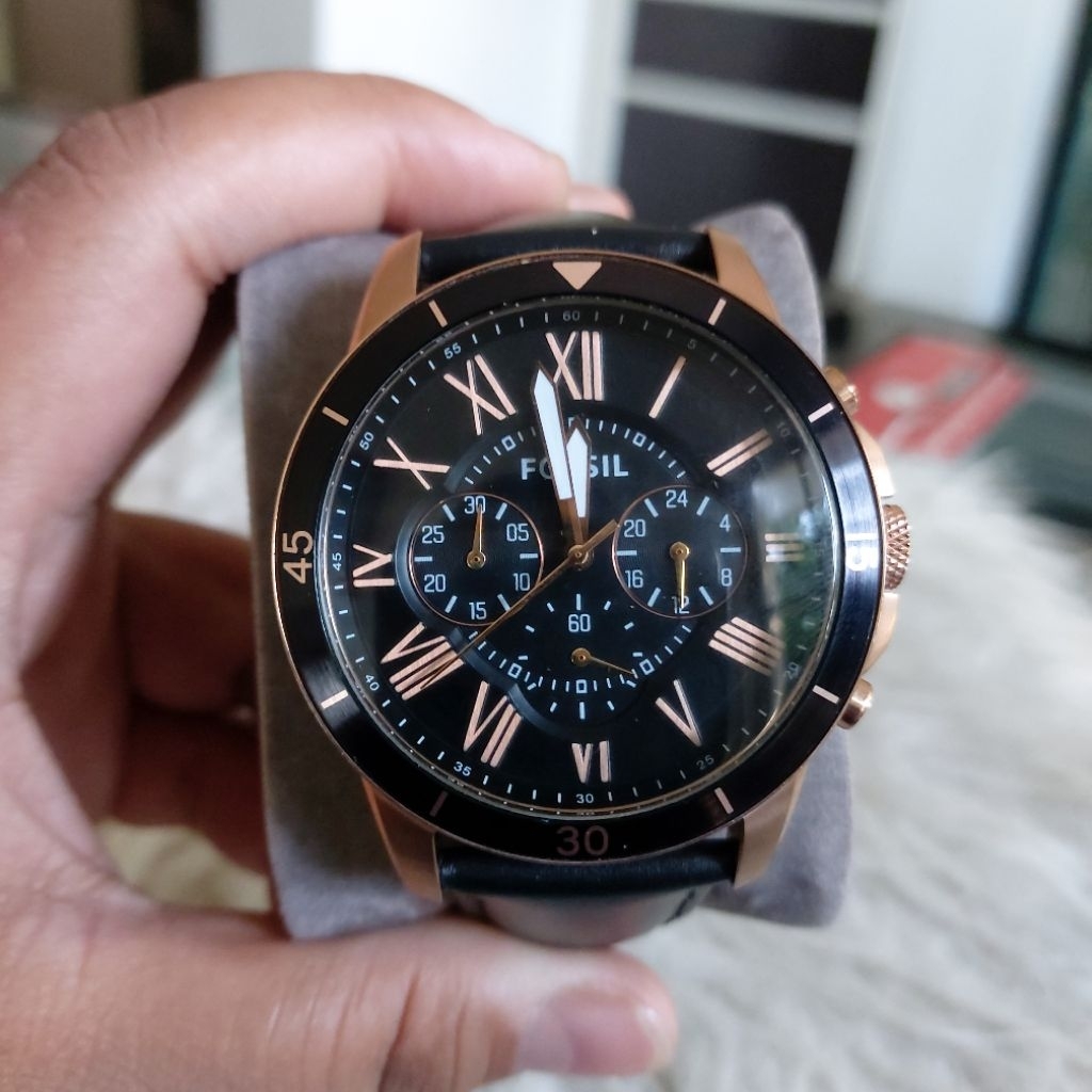 JAM TANGAN PRIA TYPE FS5237 STRAP KULIT
