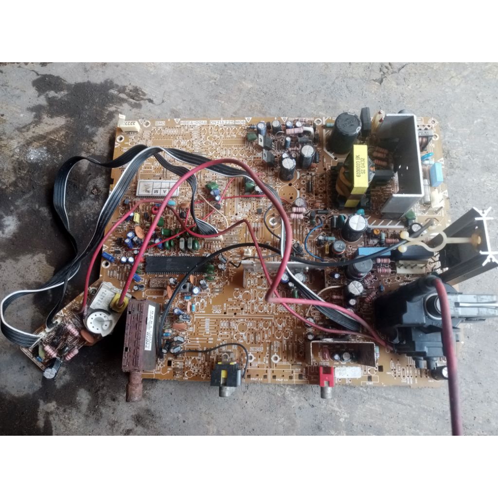mesin tv Polytron copotan tv mati blm coba foto stok