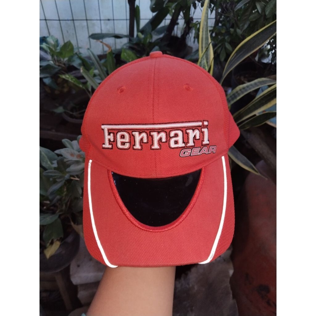 Topi Ferrari Gear
