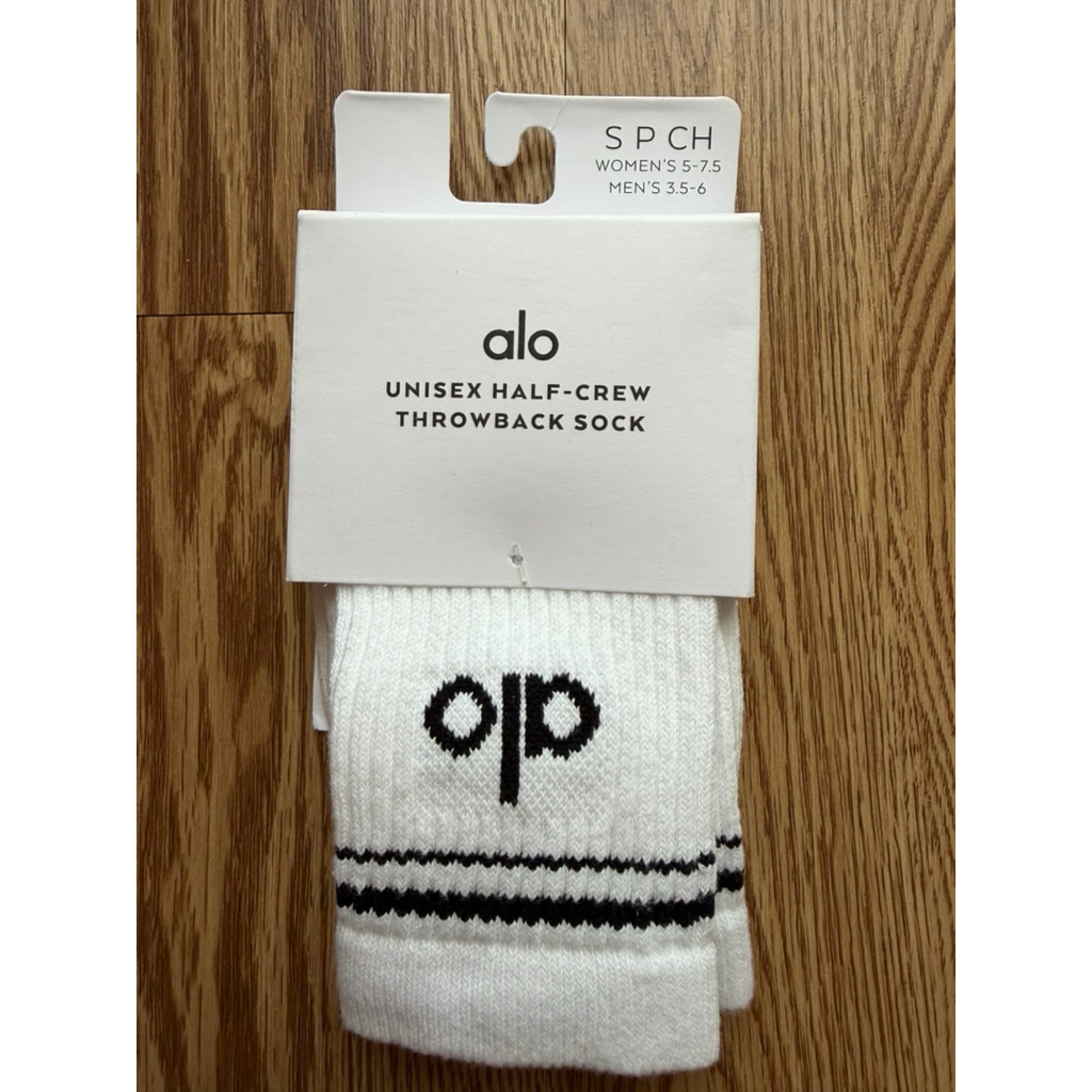 Kaos Kaki Alo (Unisex Half-Crew Throwback Sock)