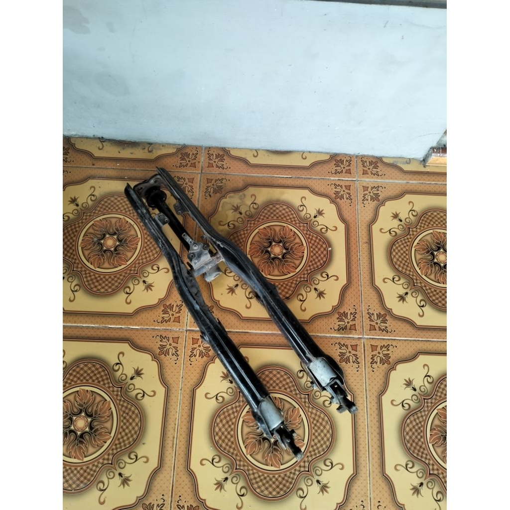 Shock skok set depan fork yamaha V80 V75 v80 v75 original copotan set