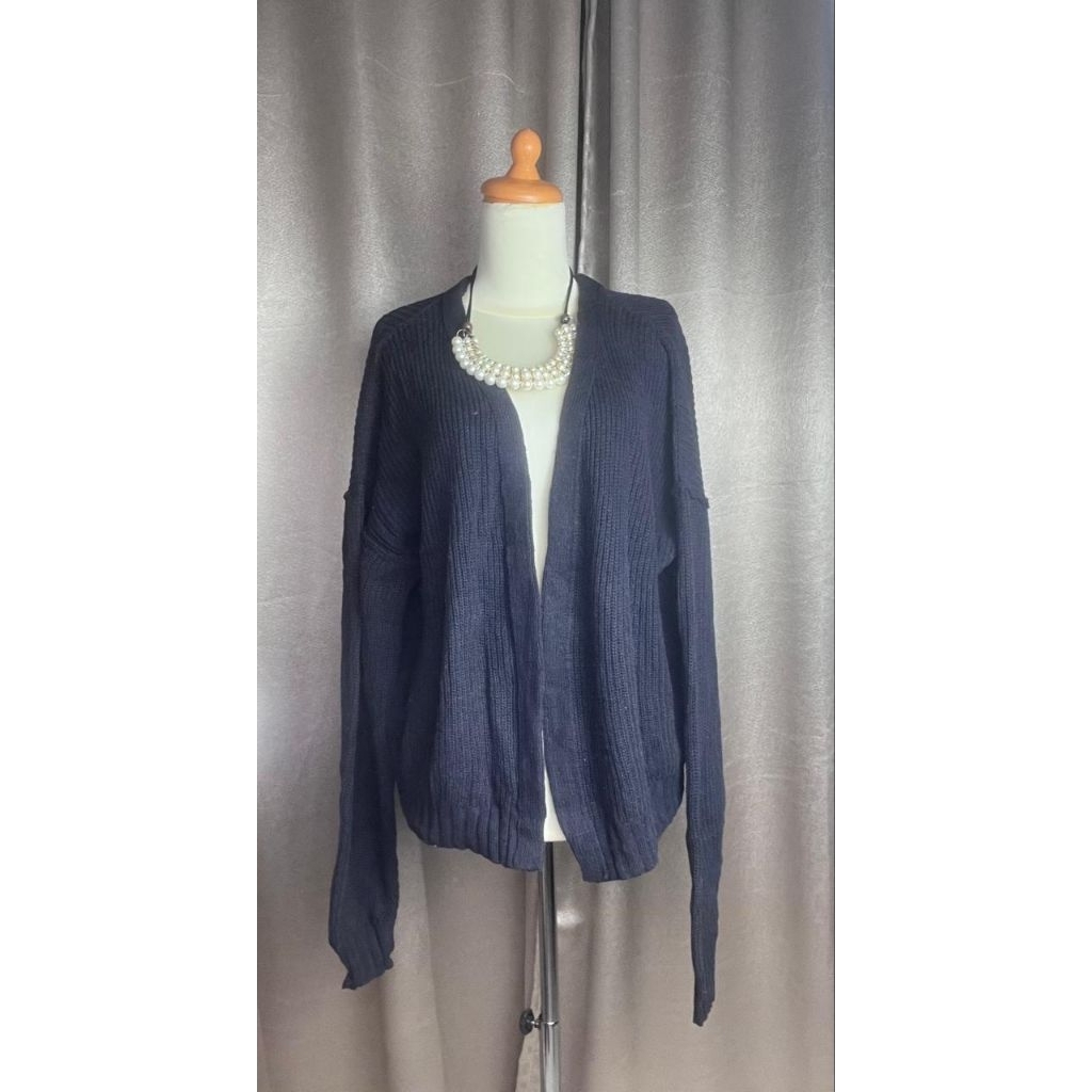 Cardigan hitam ld 140