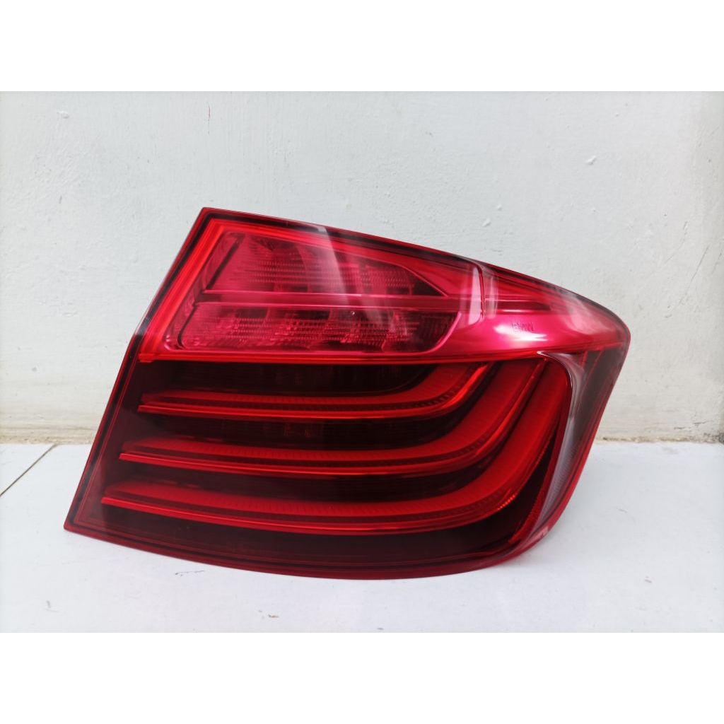 StopLamp Lampu belakang BMW 5 series F10 Sedan passenger Right Tail Light  tahun 2014 2015 2016 Kana