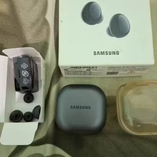 Samsung Galaxy buds 2 Second