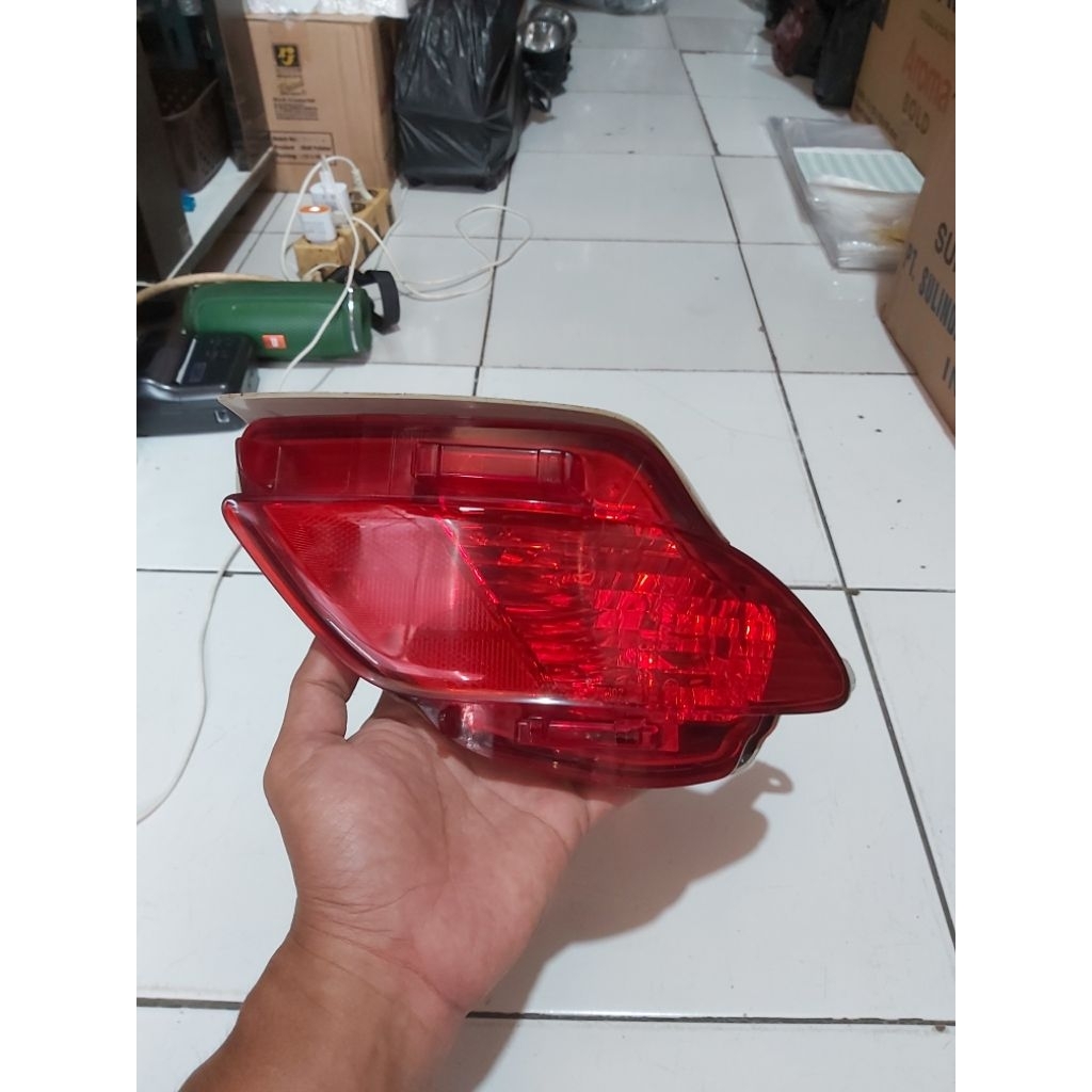 mata kucing reflektor bemper belakang lexus rx270 rx 270 kanan original
