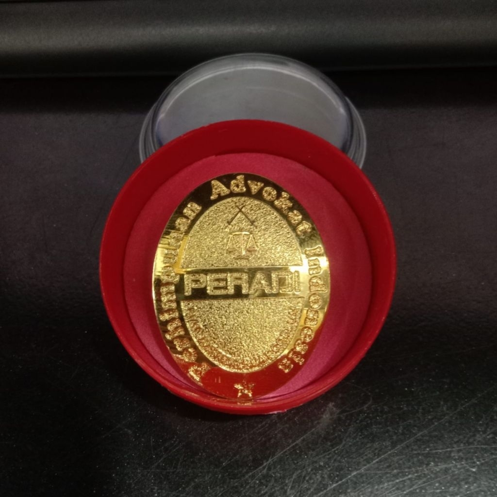 pin Kuningan sepuh emas, pin Kuningan PERADI