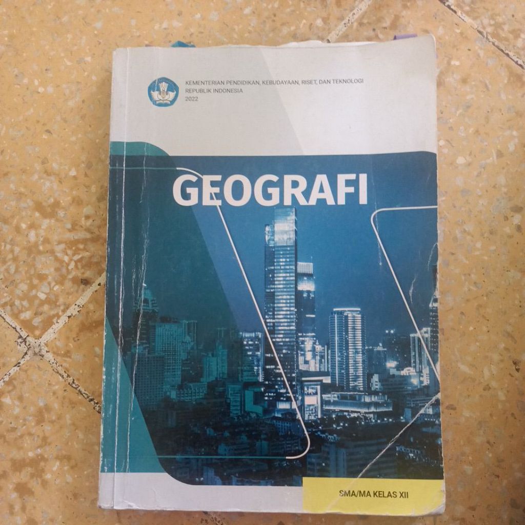 Buku Geografi Kelas 12