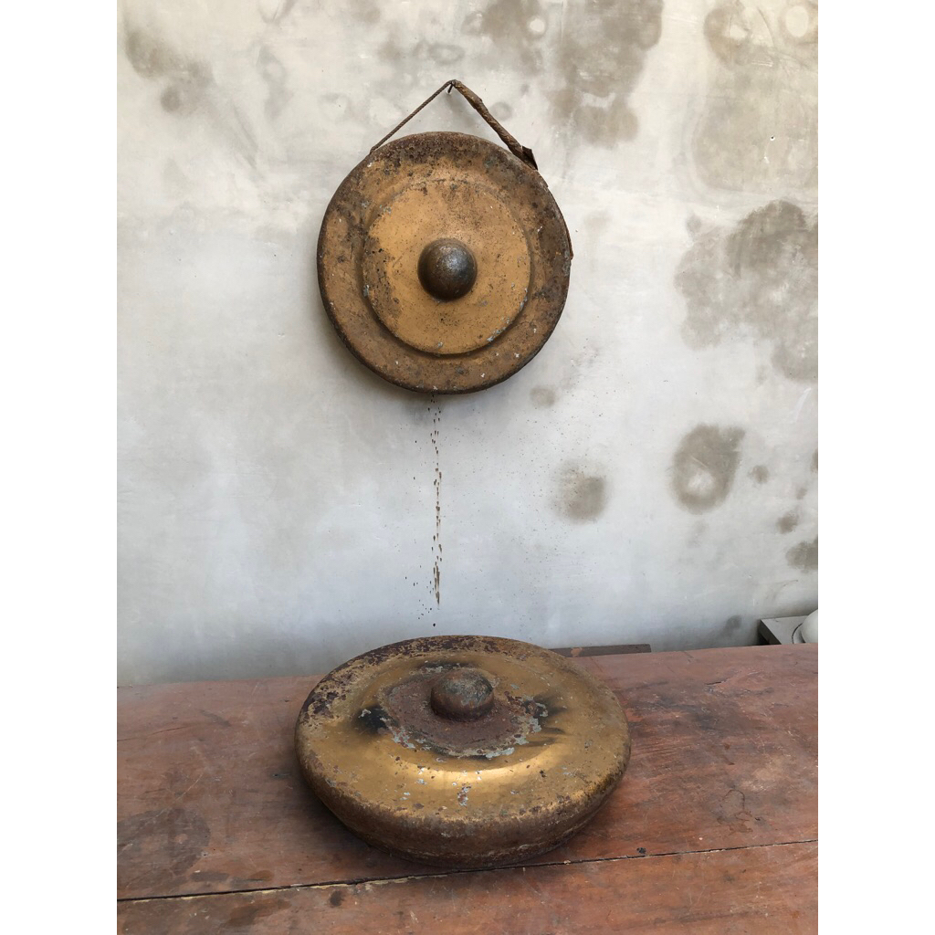 pajangan gamelan gong Jawa antik