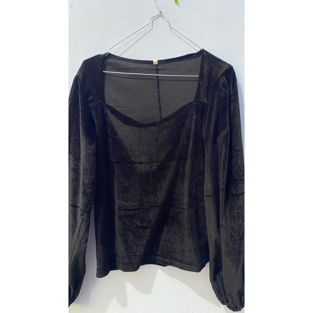 atasan crop bludru size s