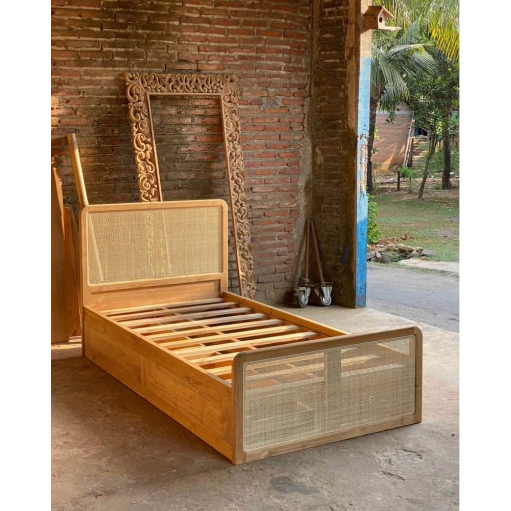 Dipan Retro Minimalis Kombinasi Rotan Kayu Jati Perhutani