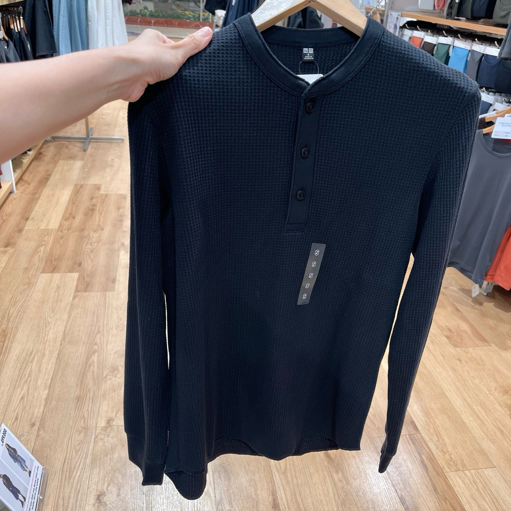 Tshirt Uniqlo Man Waffle kerah henley black