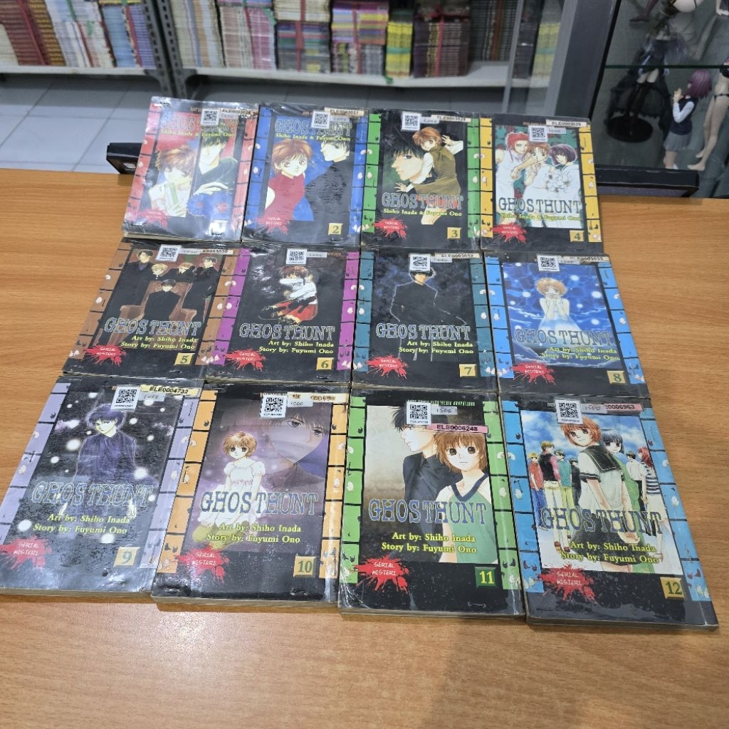 Bundle Komik Ghost Hunt Volume 1-12 Preloved