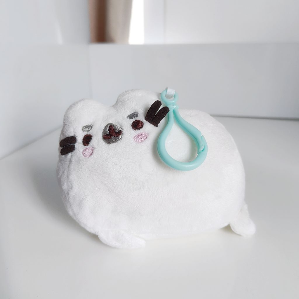 gund pusheen the cat seal mascot keychain plush // gantungan kunci boneka guguk laut kucing