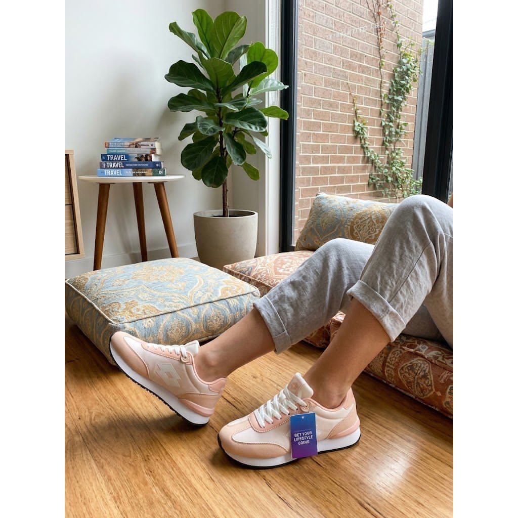 Sepatu Decu merk lotto size 37