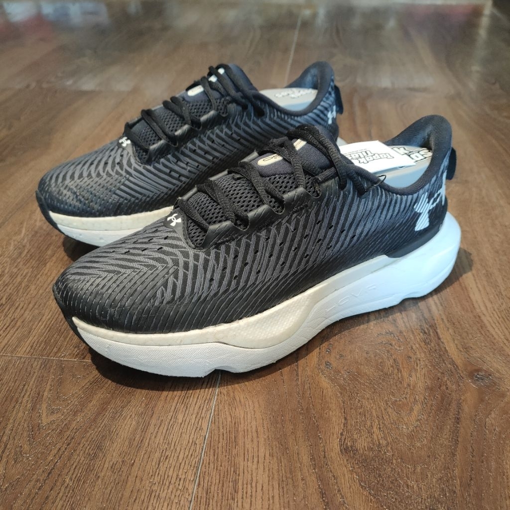 (Preloved) Sepatu Under Armour Infinite Pro Size 40