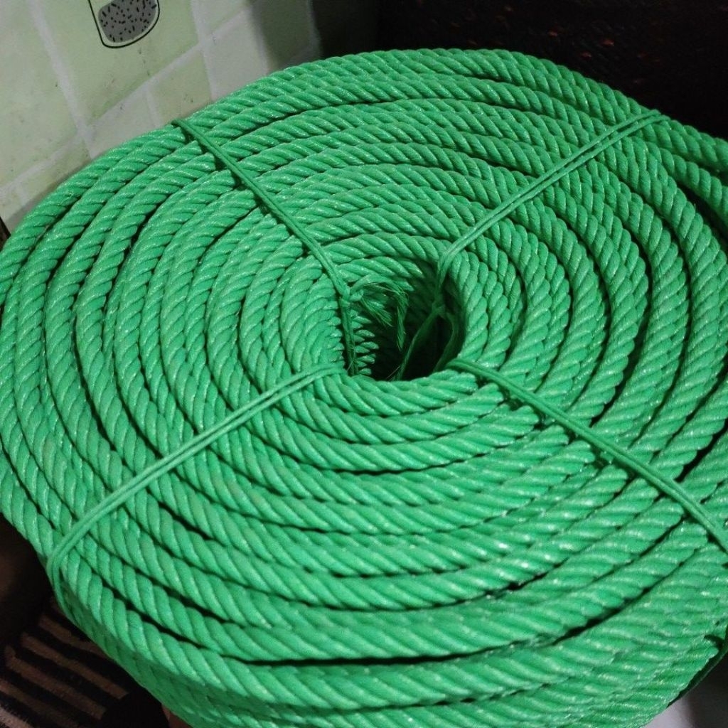 Tali tambang  nilon PE ukuran 10 mm warna hijau berat 1 rol ± 15 kg