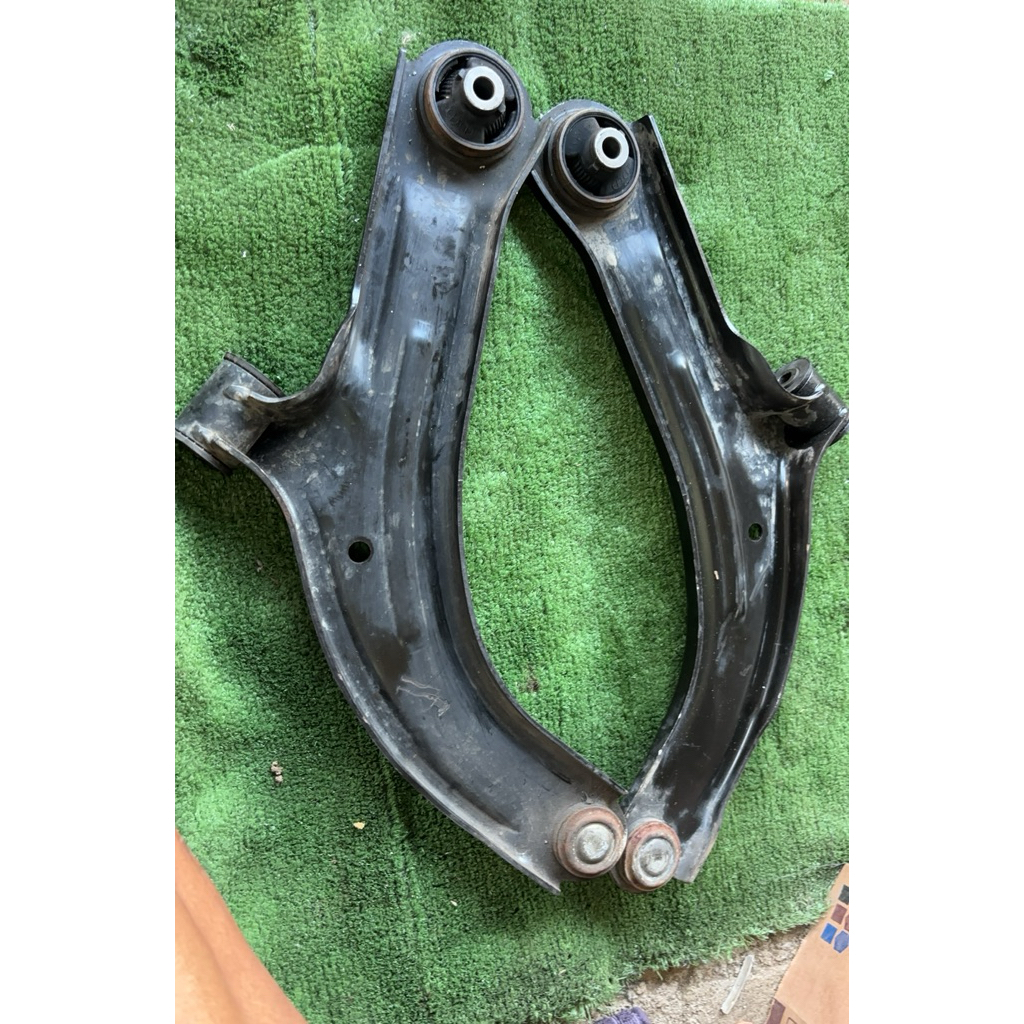 Lower Arm Grand livina