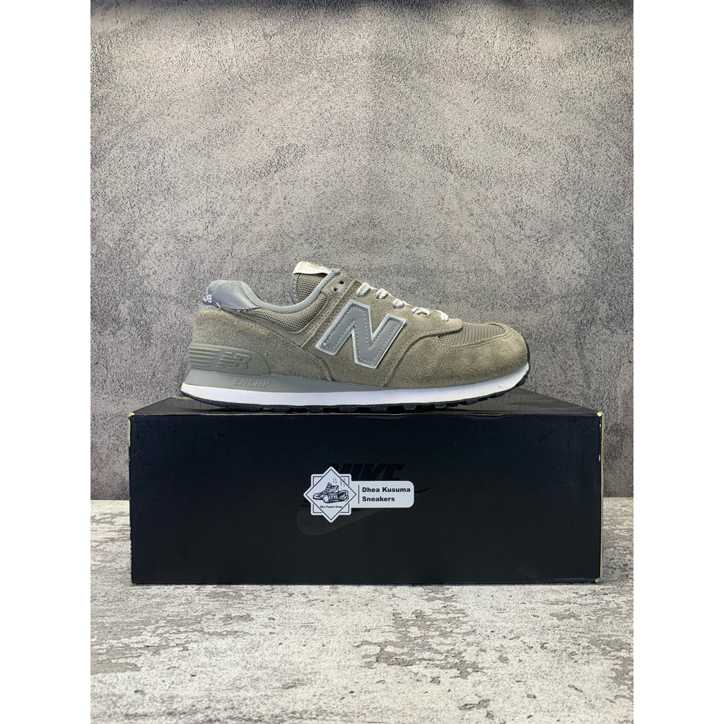 Sepatu Second Casual  New Balance 574 'Grey' (Classic Grey) Size 41,5 insole 26 cm Original Guarante