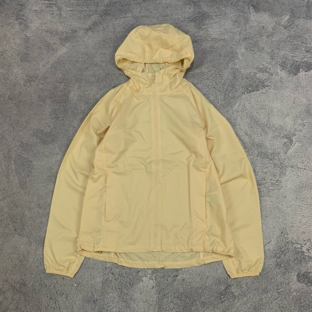 UNIQLO UV LIGHTWEIGHT JACKET JLi 30