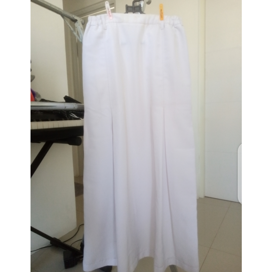 Preloved Bekas Second Seragam Sekolah Bawahan Rok SMP Negeri Panjang Putih Wanita Perempuan Anak