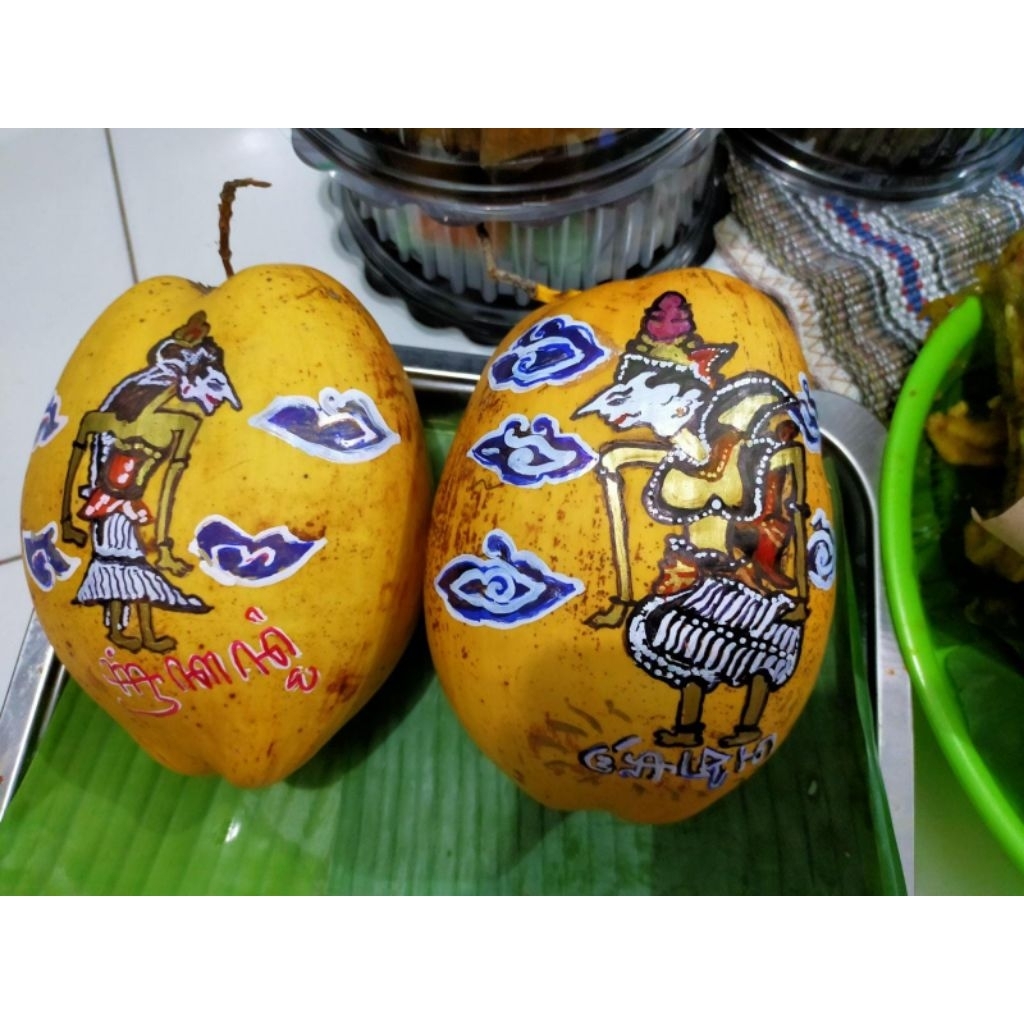 2 Kelapa Gading Lukis untuk Hajatan 7 Bulanan Kehamilan. Lukis Full Warna