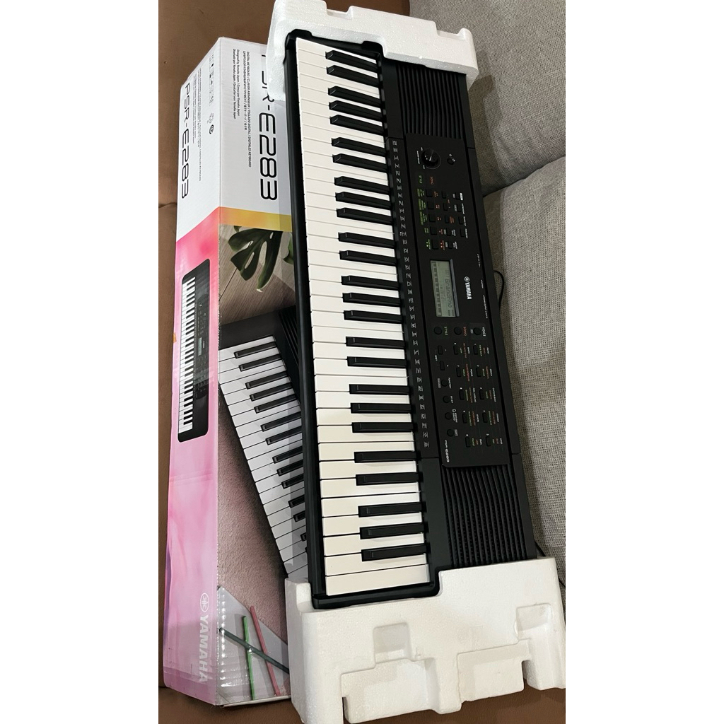 Yamaha PSR - E 283 bekas