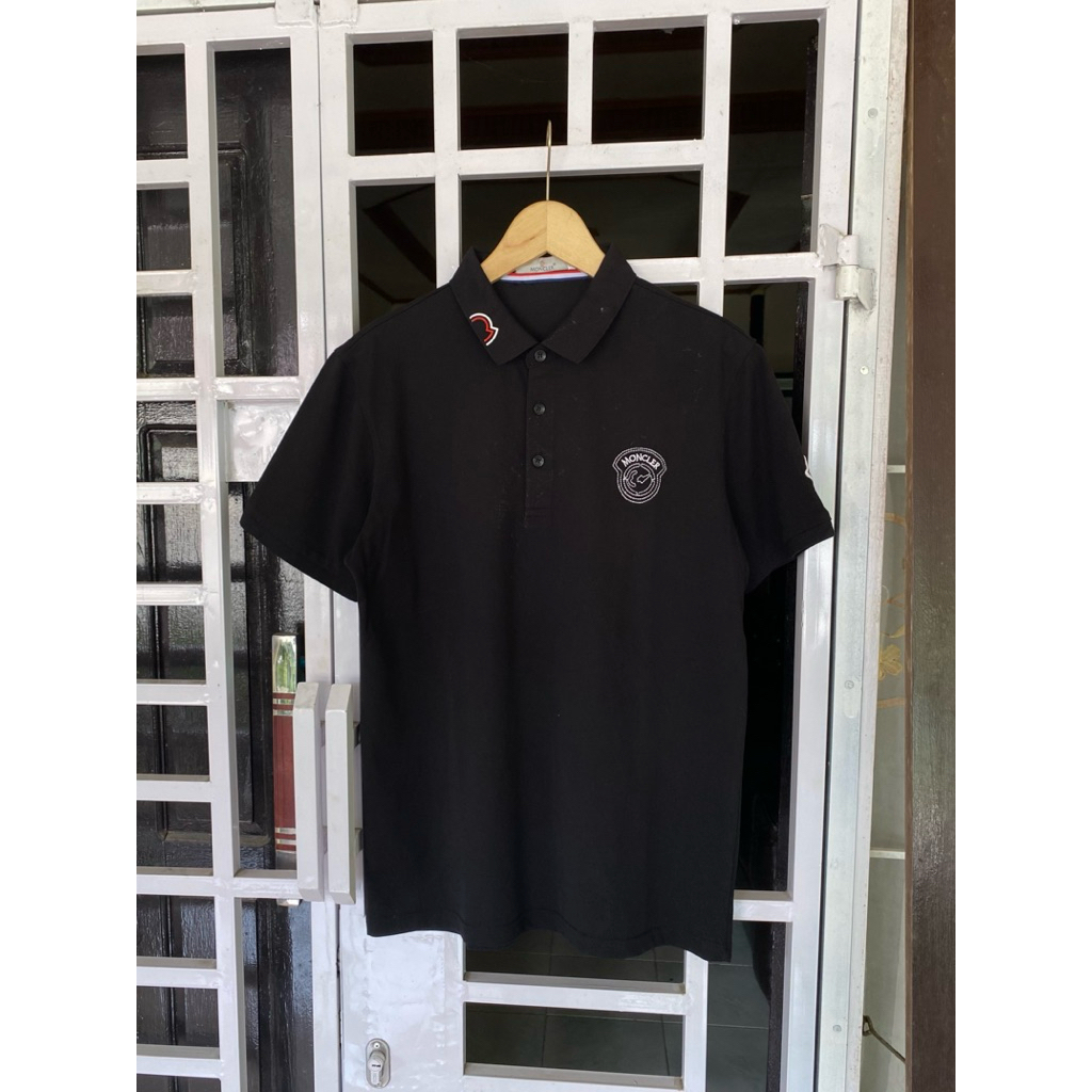 kaos kerah polo poloshirt casual atasan laki laki cowok pria Moncler hitam logo lengan second