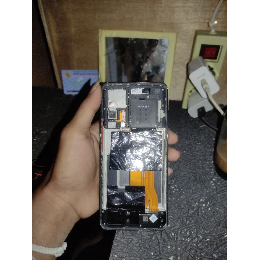 Frame tulang tengah Xiaomi 12T set Lcd minus Frame Pecah Dikit (BACA DESKRIPSI)