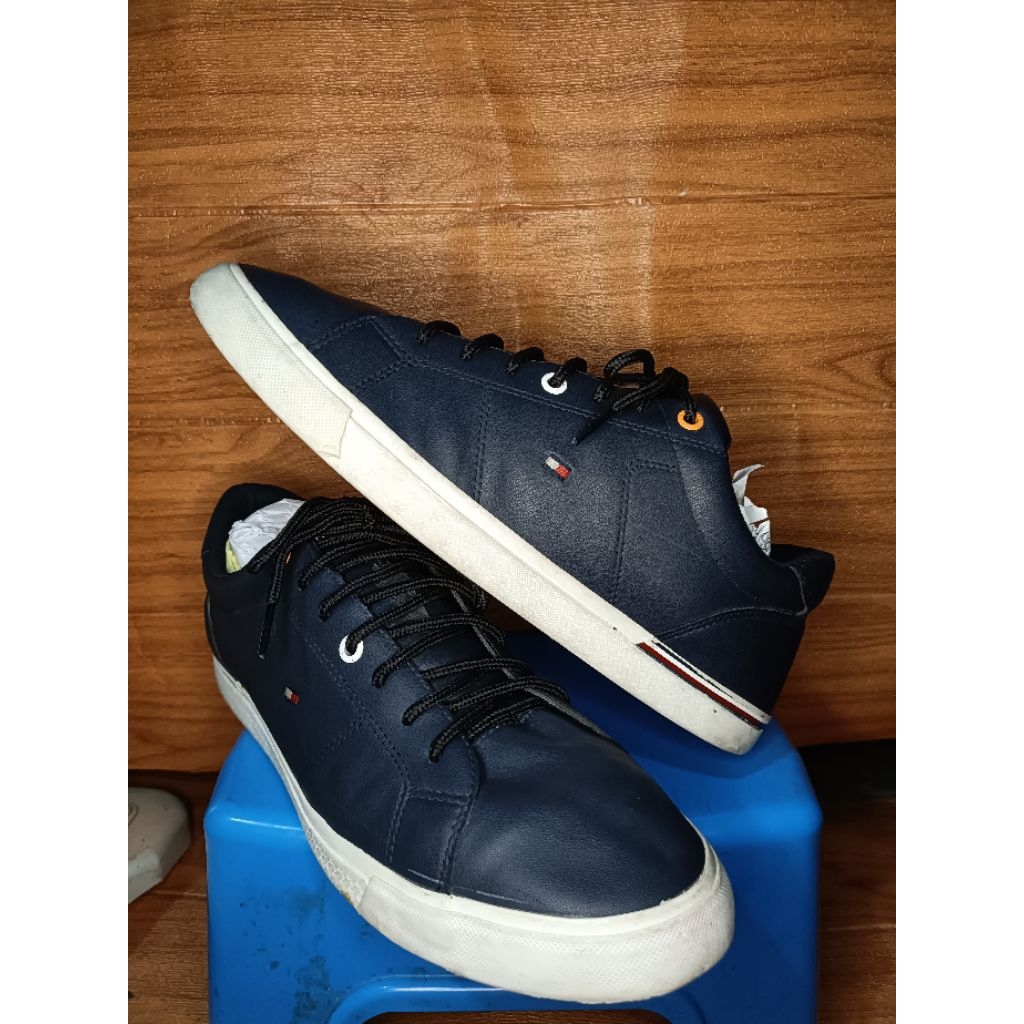 Sepatu Kulit TOMMY HILFIGER size 43