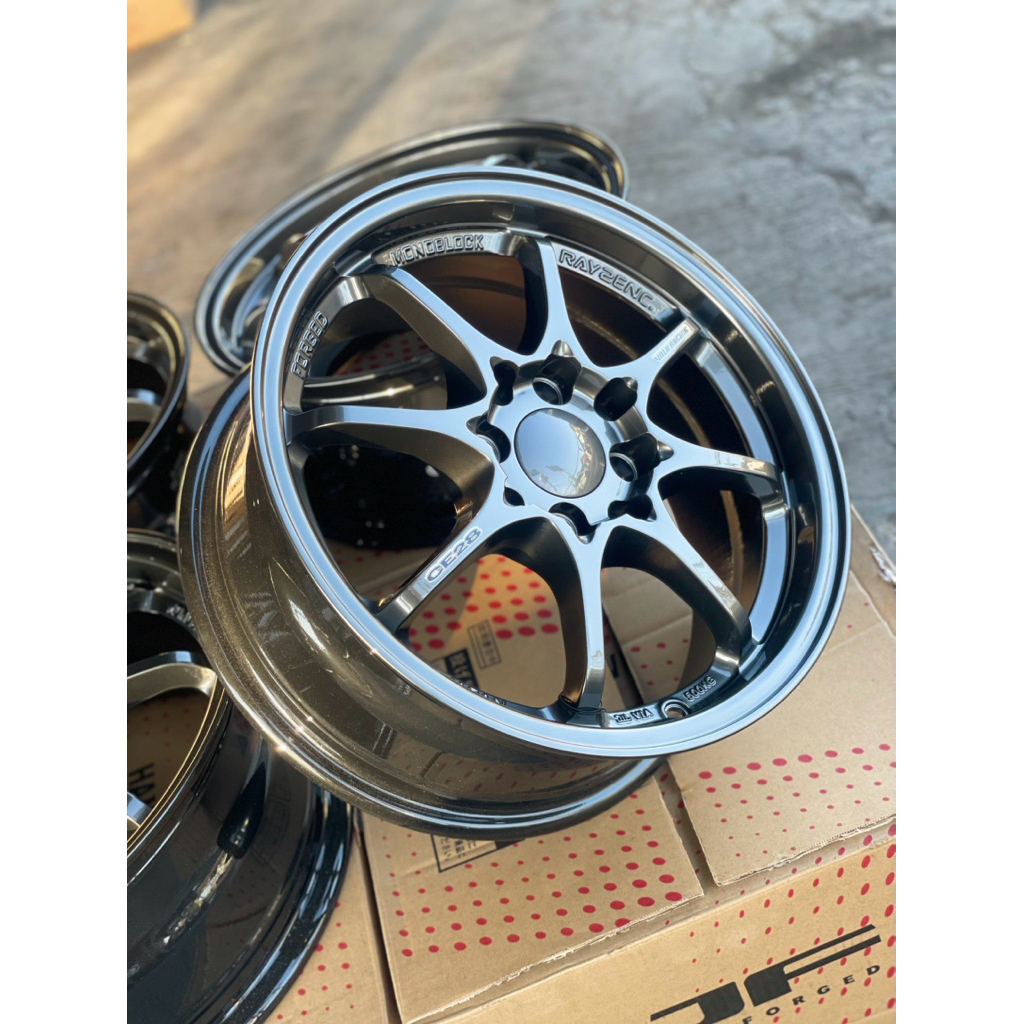 CE28 R15 ej titan