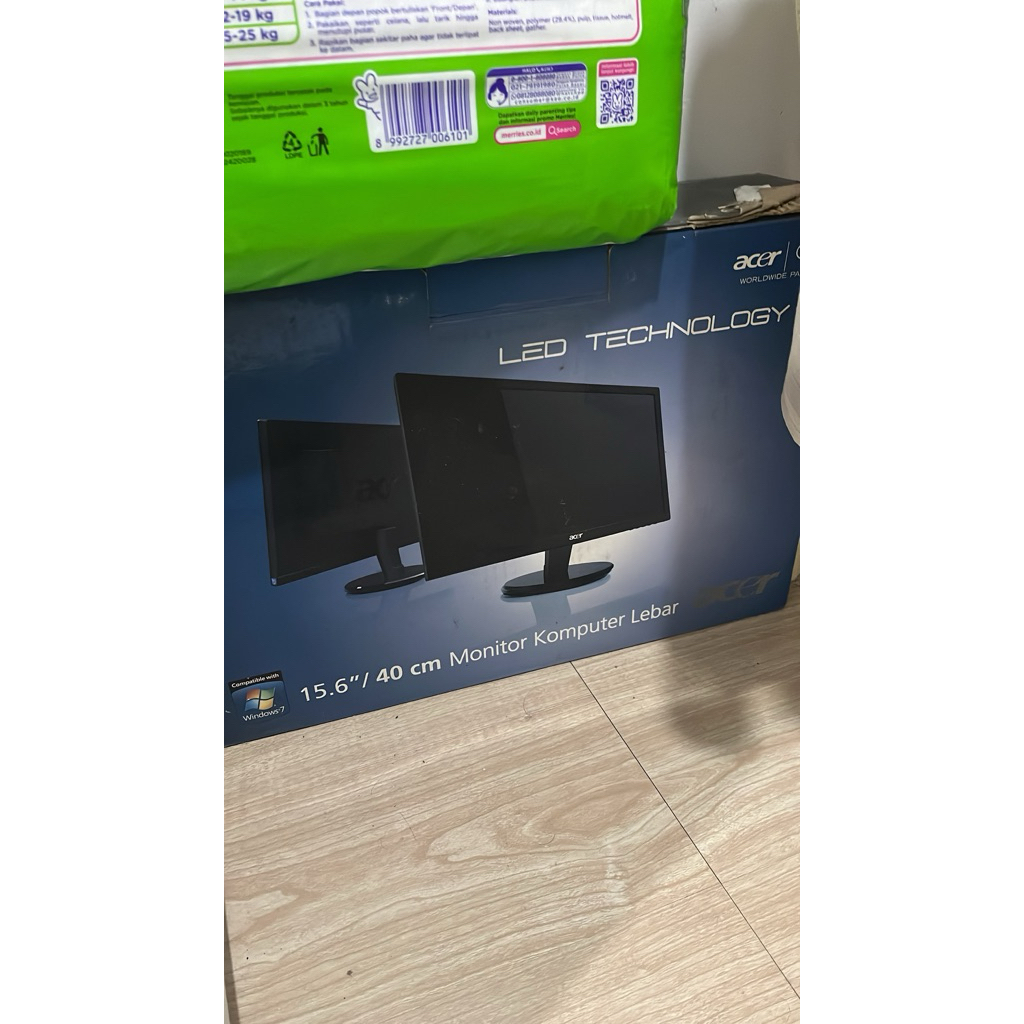 Monitor ACER LED 15’6 inch