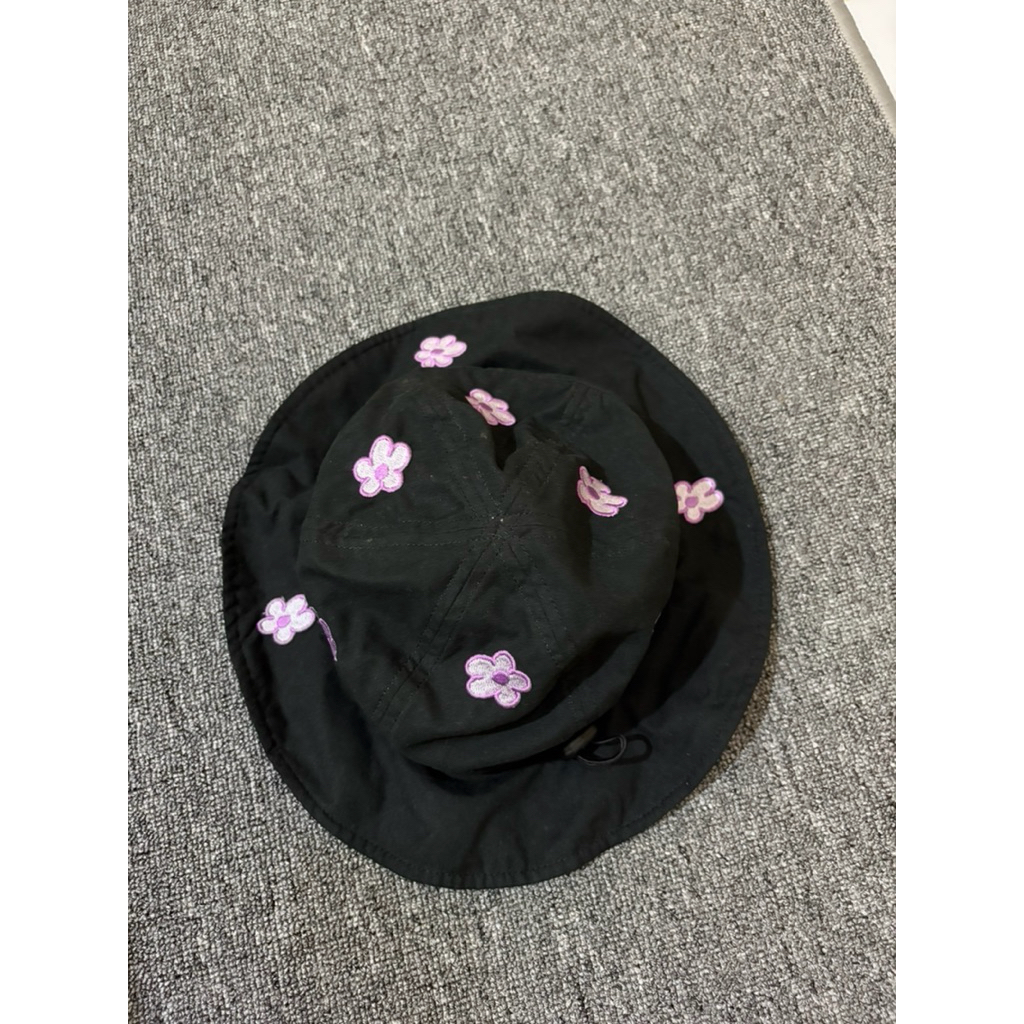 bucket hat , topi santai based club