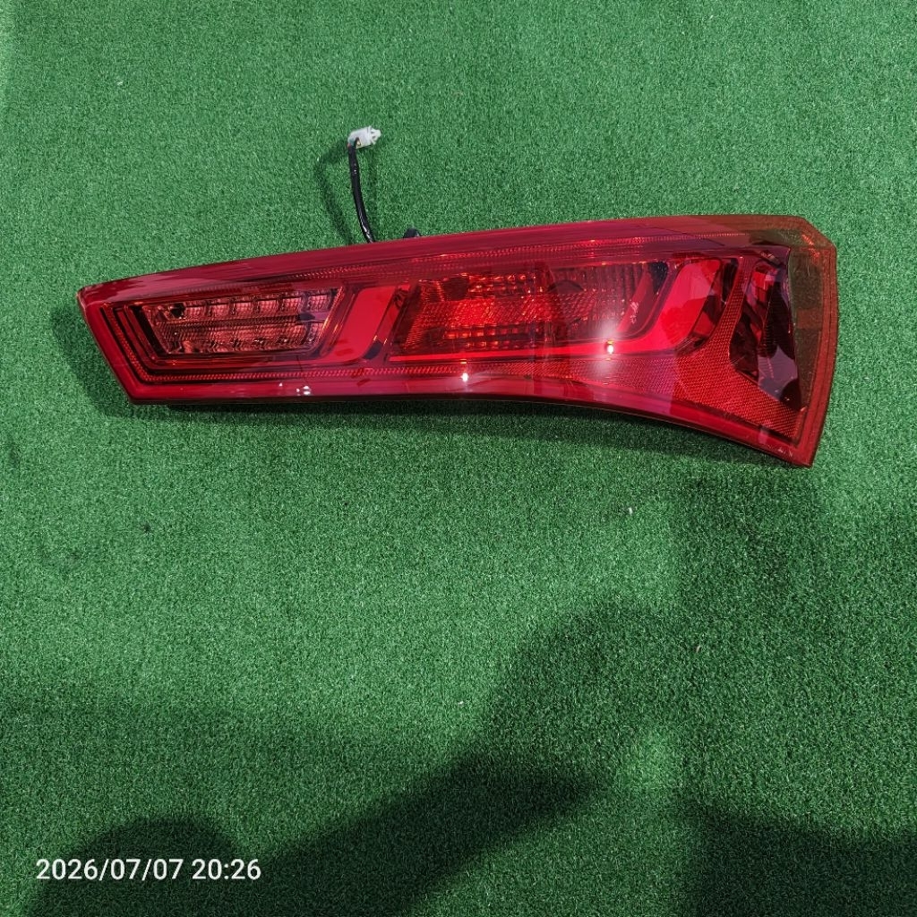 Lampu belakang wuling almaz