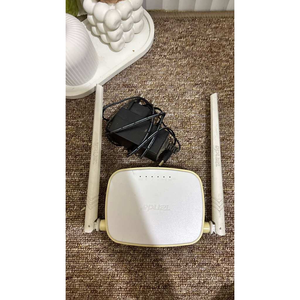 Router wifi merk TENDA (SECOND)