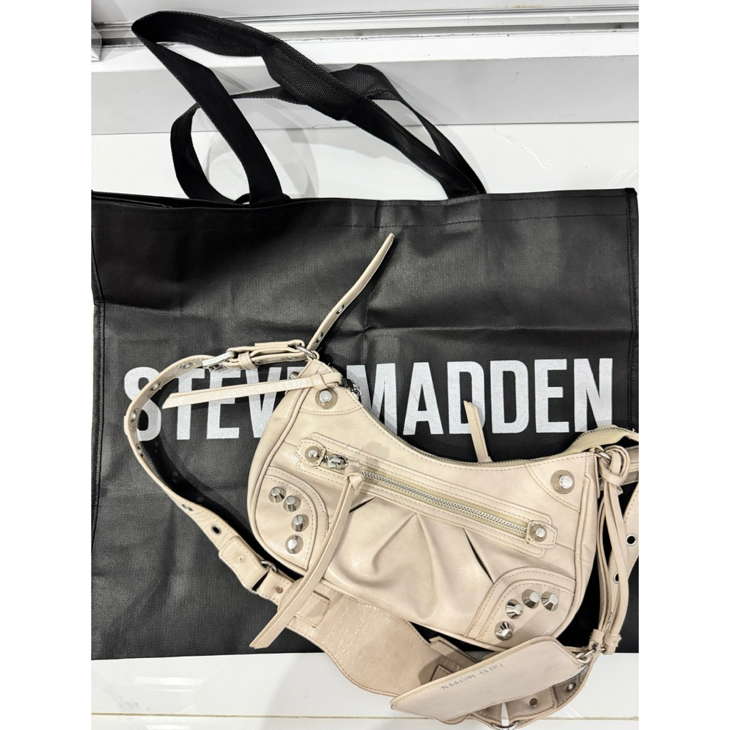 Preloved Sling Bag Steve Madden BGLOWING Original / Tas Selempang Wanita Steve Madden Original / Ste