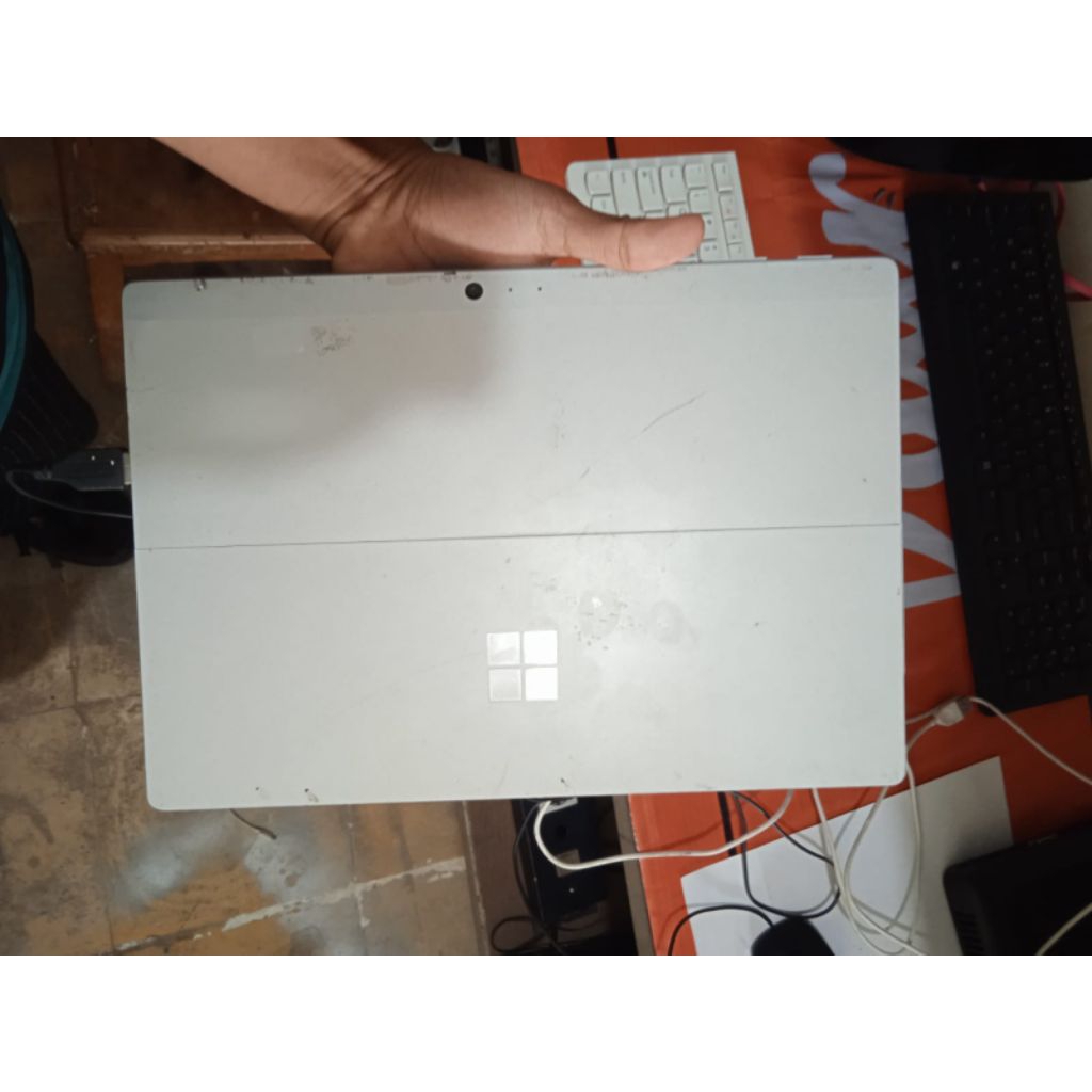 Microsoft surface 5 pro plus,second minus