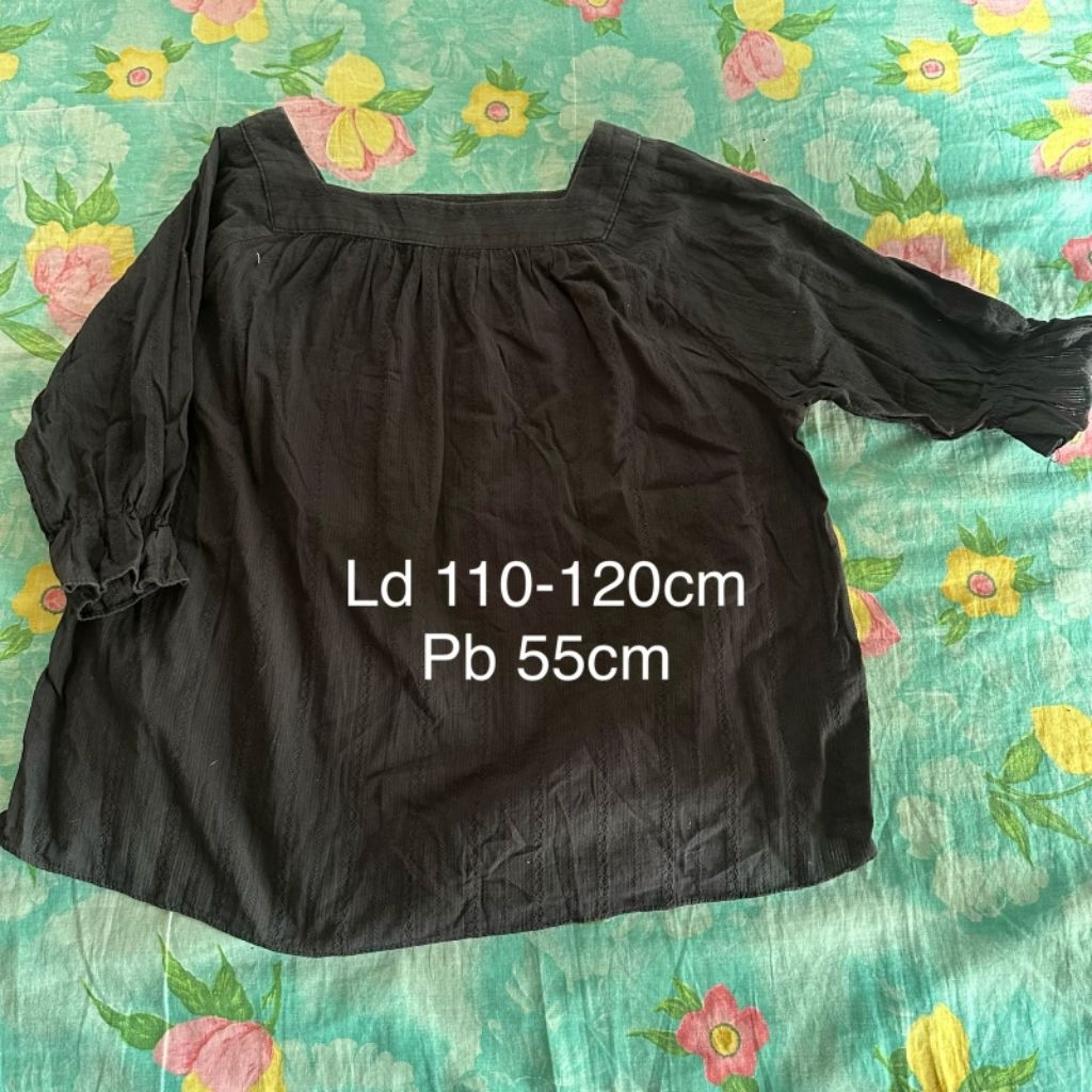 BLOUSE SQUARE NECK HITAM