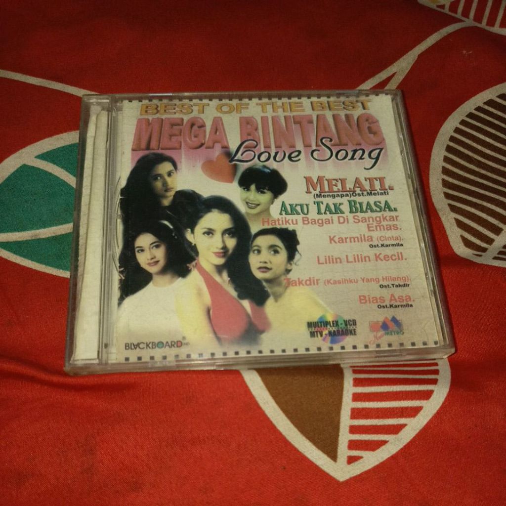 VCD BEST OF BEST MEGA BINTANG LOVE SONG DESY RATNASARI ALDA YUNI SHARA NAFA URBACH PARAMITHA