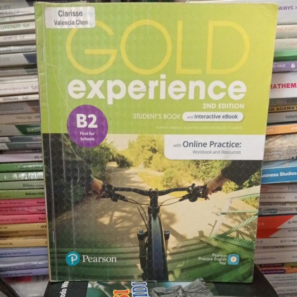 gold experience B2