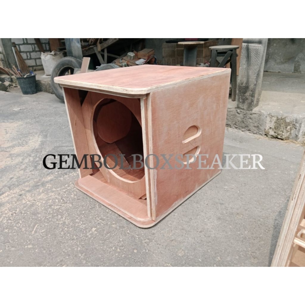 Box speaker martin 18 inch single
