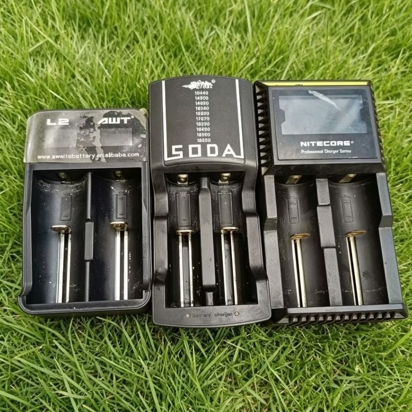 Charger Baterai Nitecore | AWT | Soda