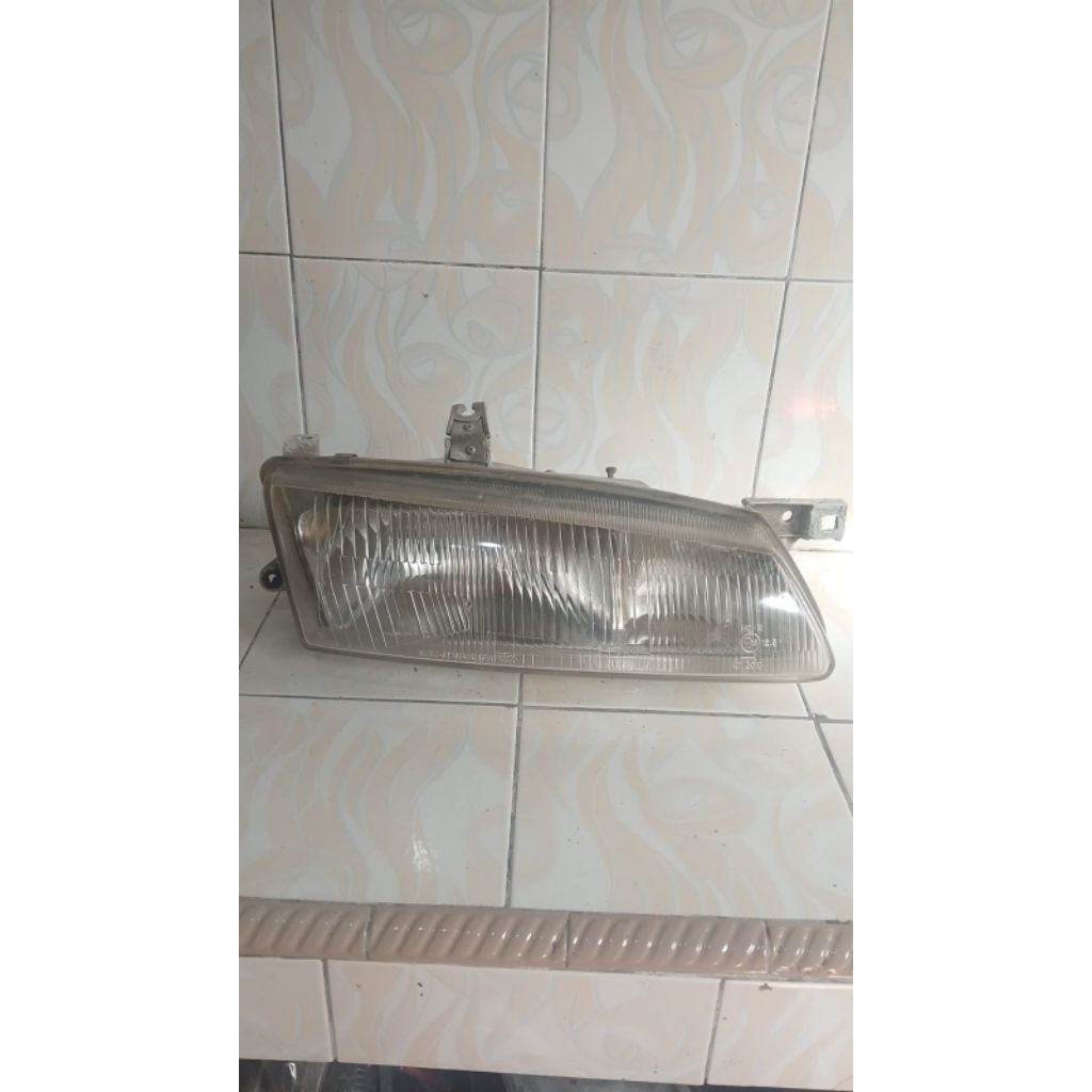 Headlamp timor kanan