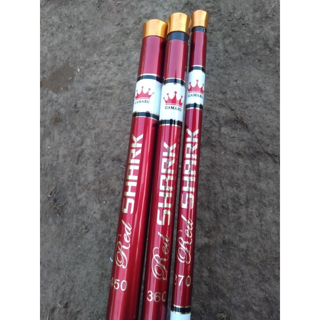 Tegek Carbon Red Shark Gamaru dengan bahan motif