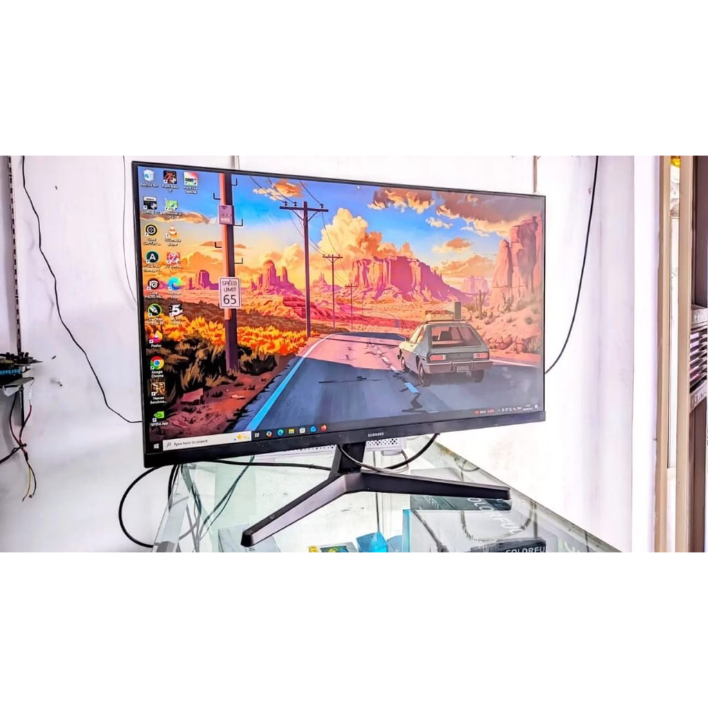 Samsung FHD IPS 27 inch Bezel-Less Monitor Second