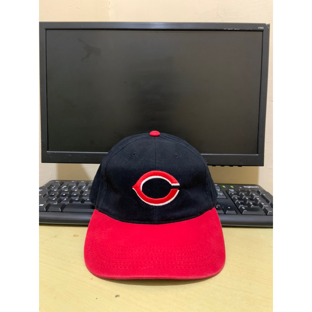 CAPS MLB