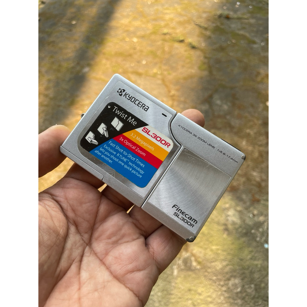 kyocera finecam sl300r