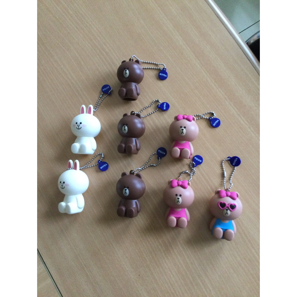 gantungan line friends nivea lip balm topper