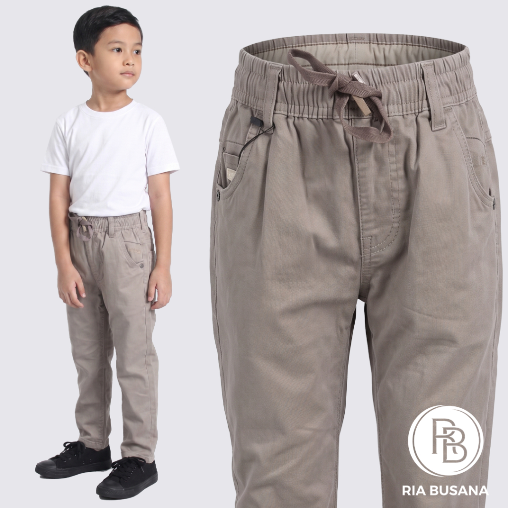Ria Busana - Bombi - Celana Panjang Kasual Anak Pria Semi Pencil Katun Art. BPEK09101BN